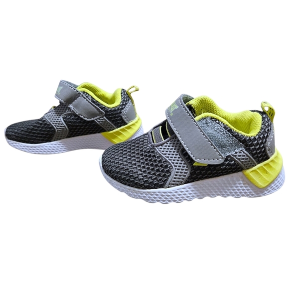 Everlast Baby Shoes Size 6M Gray/Black Mesh Sneakers with Easy Close Strap EUC - Picture 3 of 7